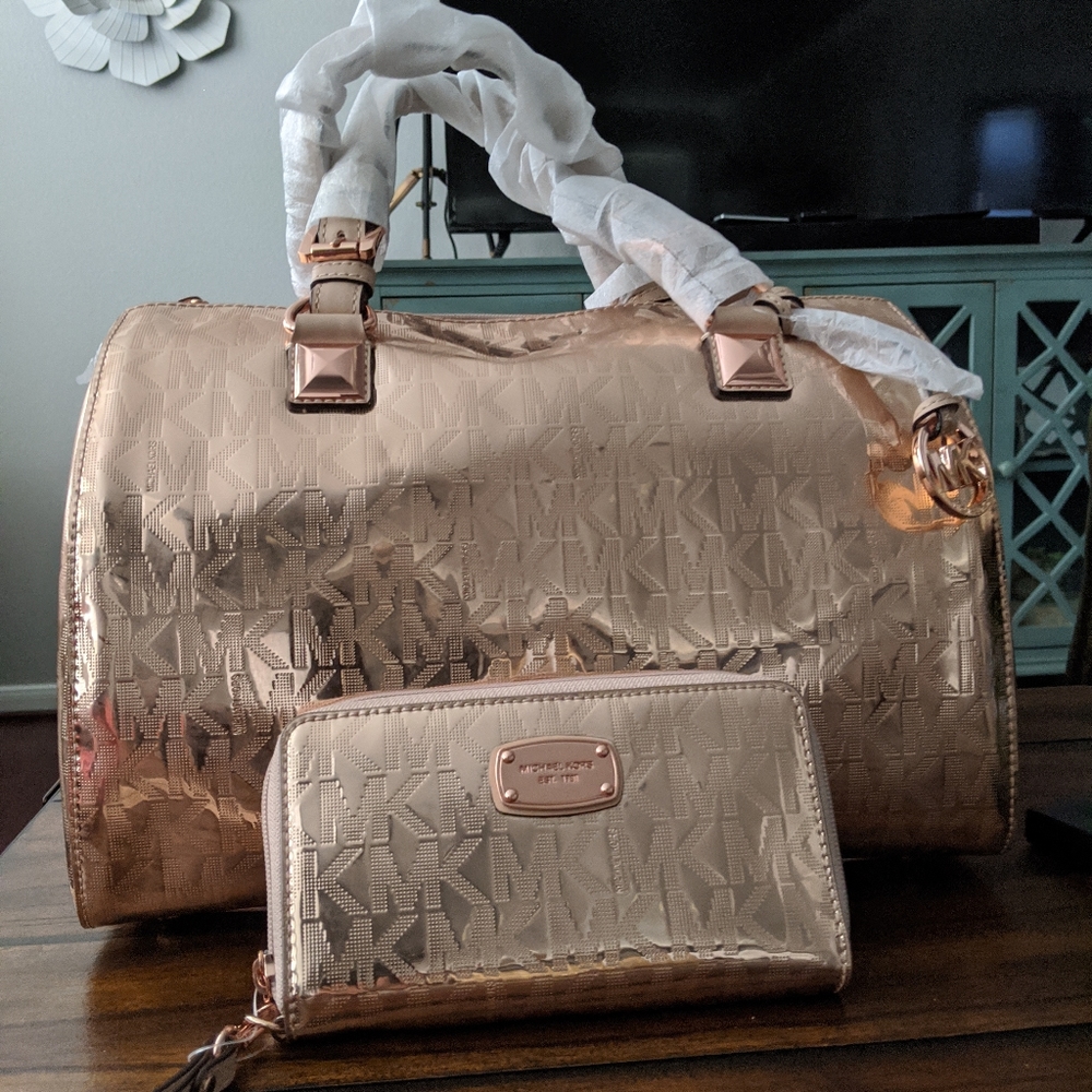 Michi Kors Large Grayson with wallet. Rose Gold
